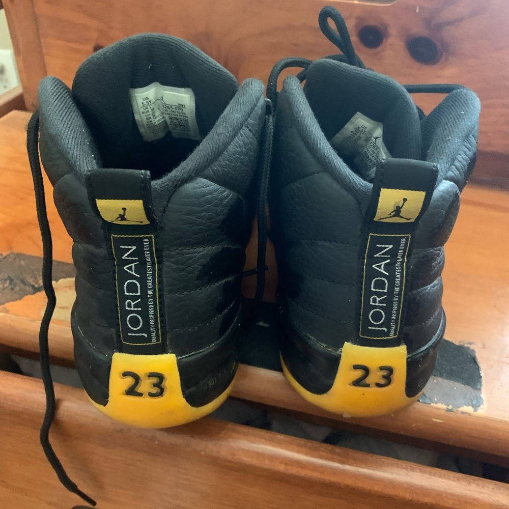 Jordan 12 - Picture 3 of 4